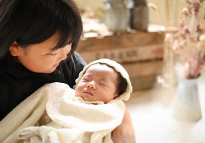 ＜お宮参り＞小さなお母さん　お姉ちゃんと一緒